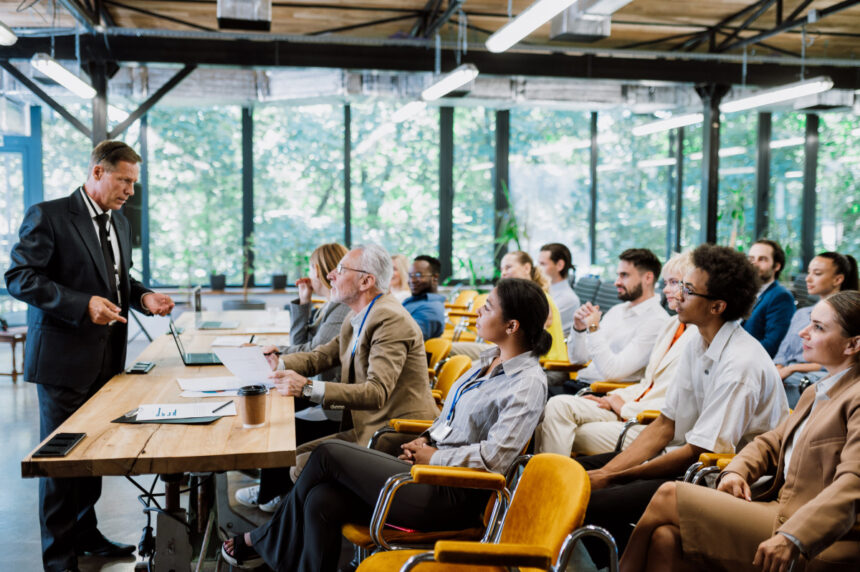 Séminaire sur le management hybride et le lien entre équipes dispersées