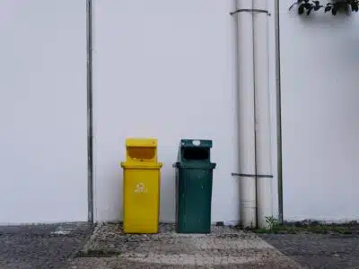 poubelle de recyclage et d'ordures ménagères