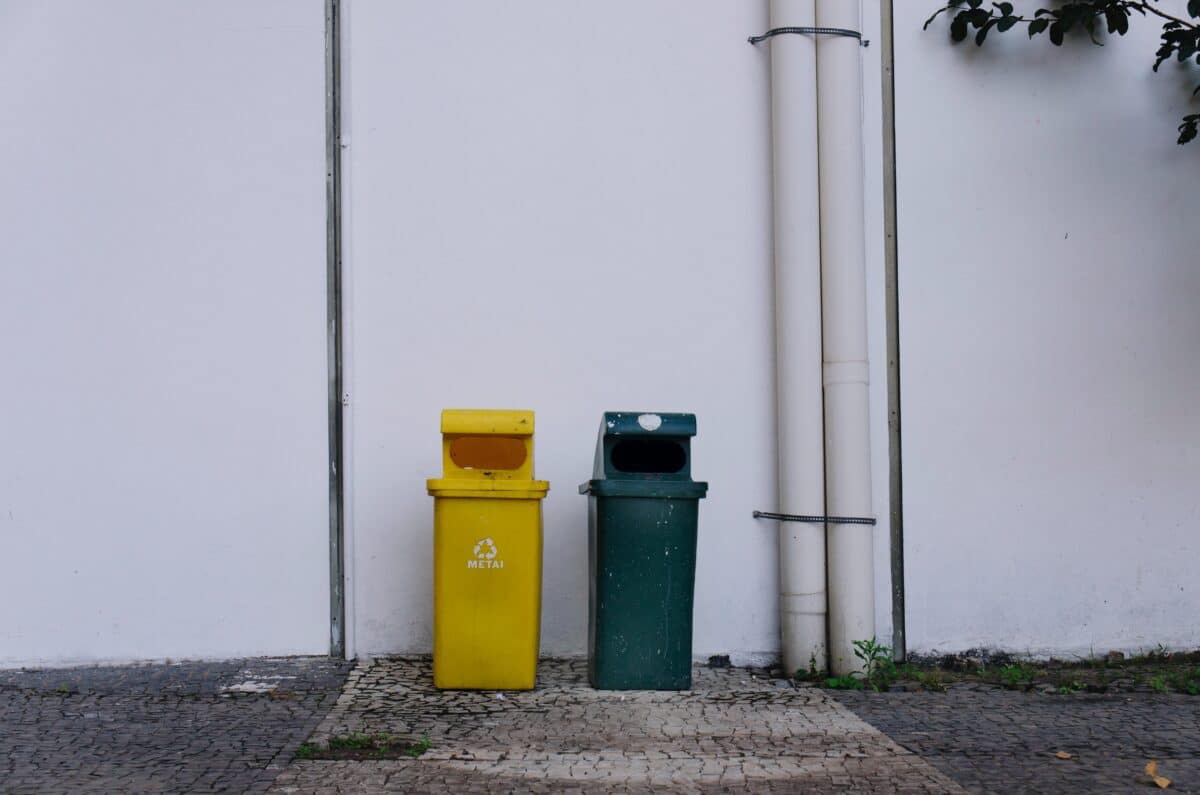poubelle de recyclage et d'ordures ménagères